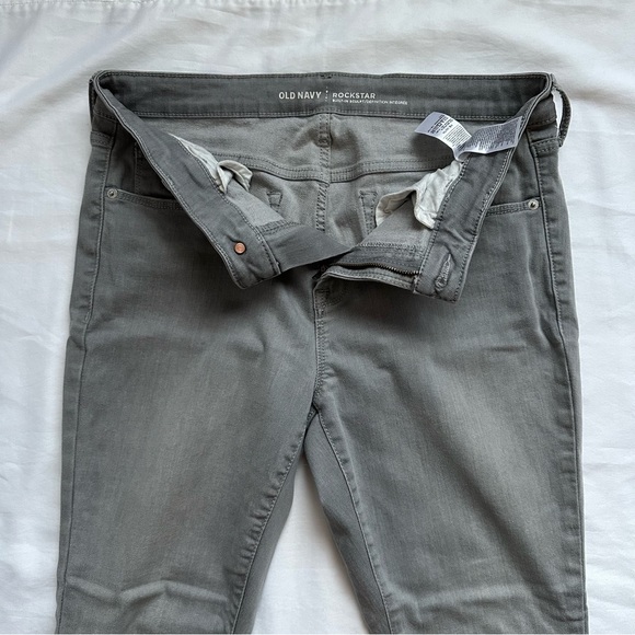 ★ Old Navy “Rockstar Built-In Sculpt” Jeans - Gray ★ - Picture 9 of 17